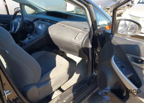 2013 Toyota Prius Two z USA, uszkodzony, nr VIN JTDKN3DU0D5648245